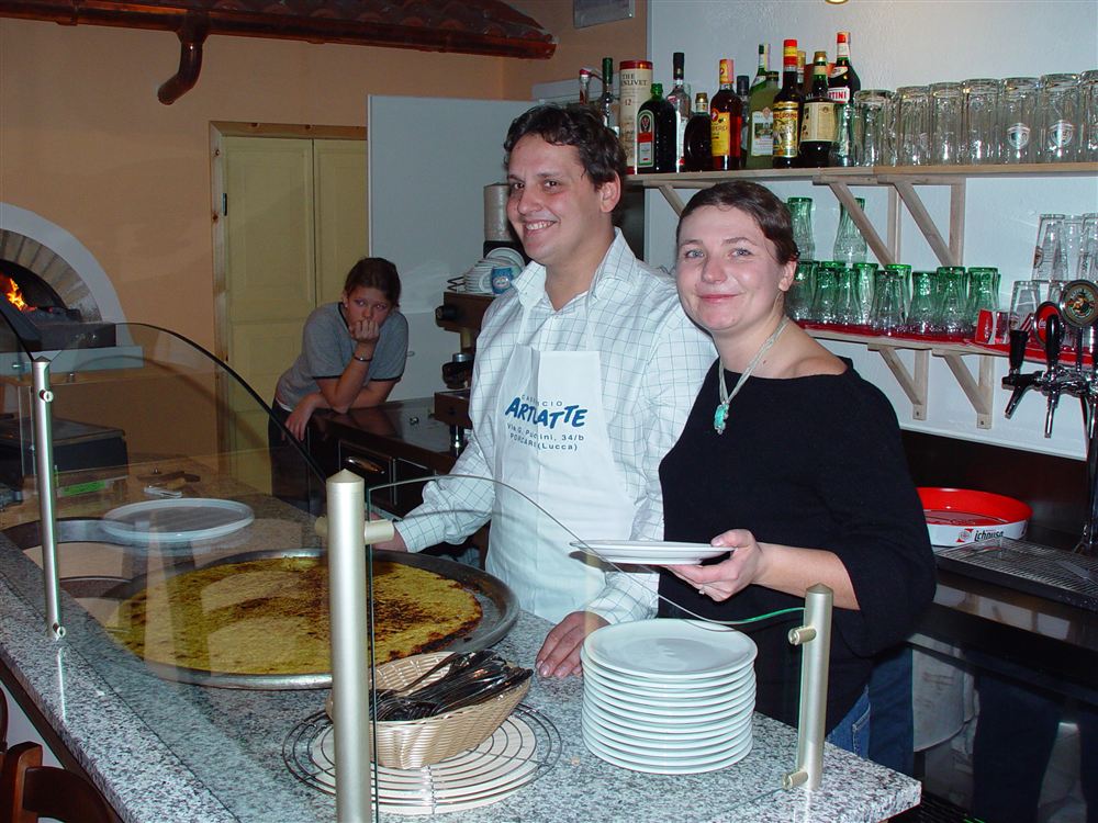 Riccardo e Laura all'inaugurazione della sede di Sarzana